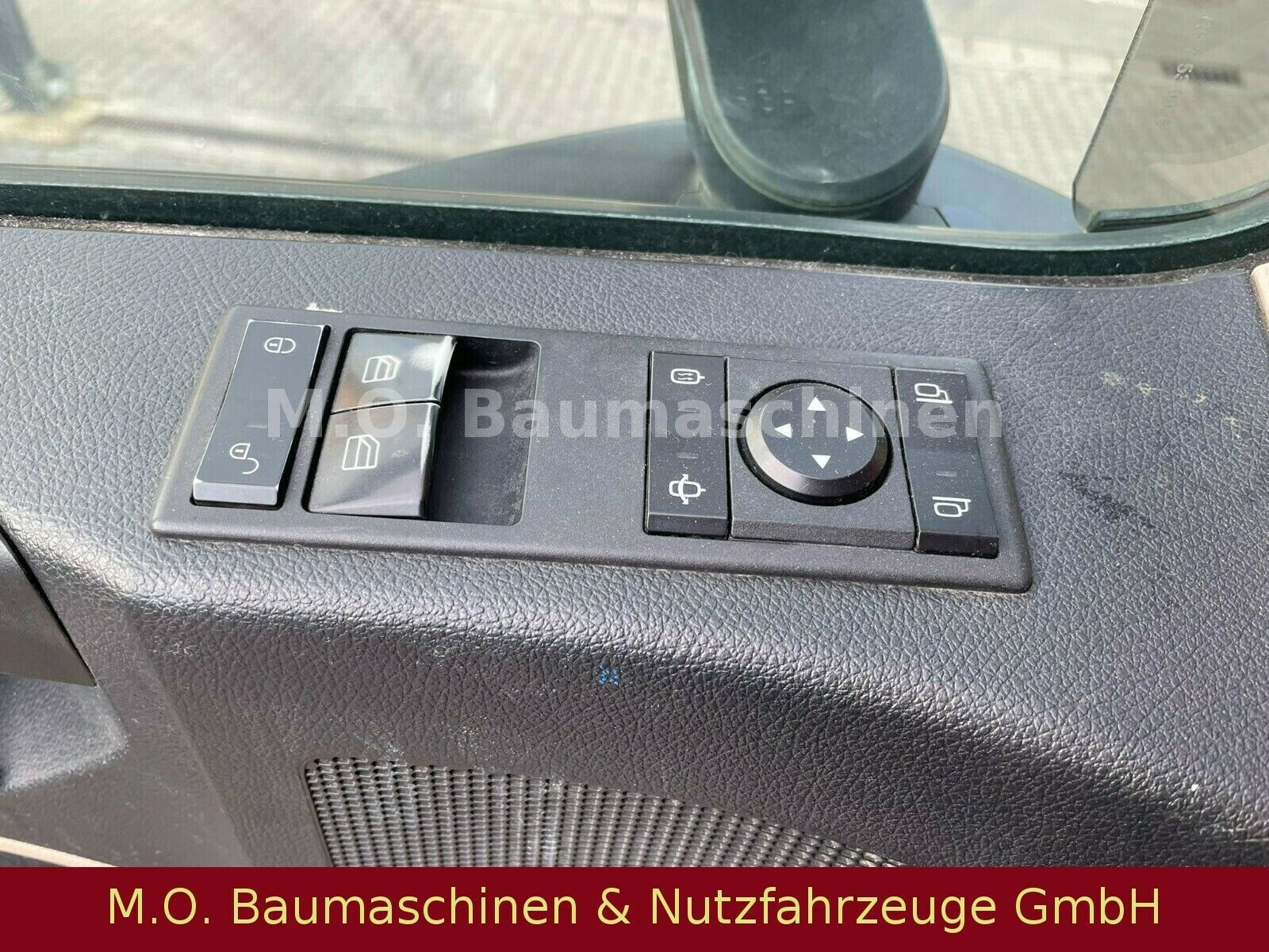 Fahrzeugabbildung Mercedes-Benz Actros 1843 / AC/ / Kipphyr./ Motorschaden /