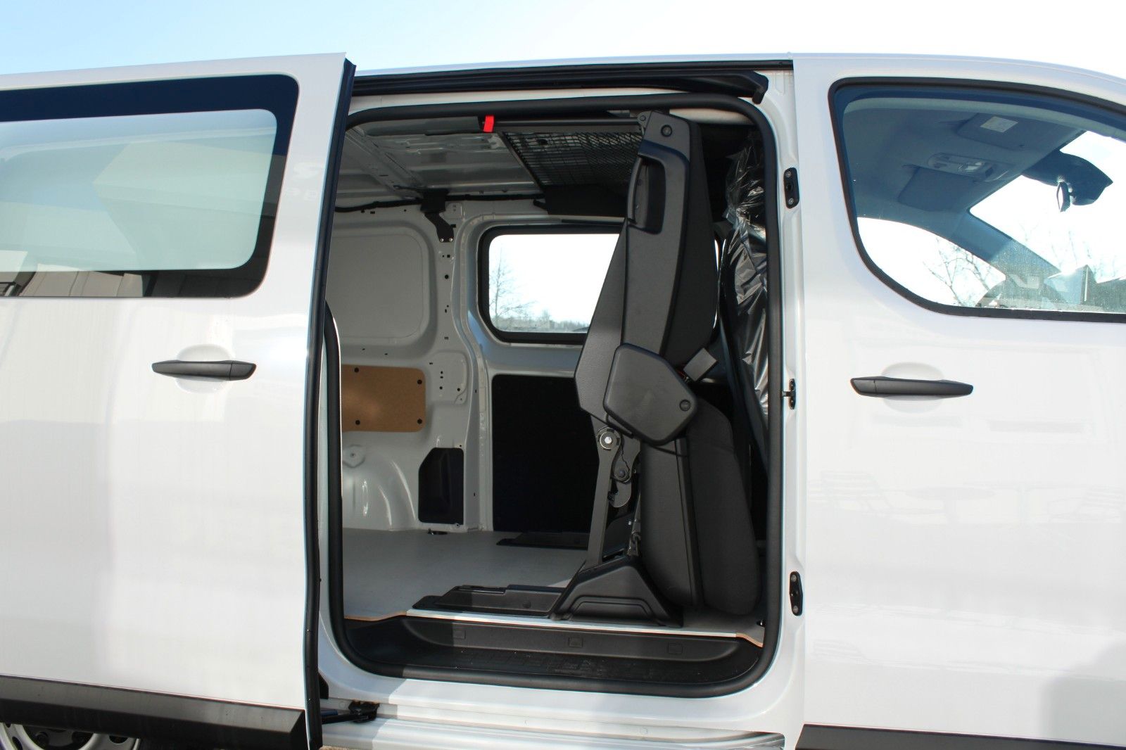 Fahrzeugabbildung Fiat Scudo L3 Flexcab Trennwand klappbar AHK