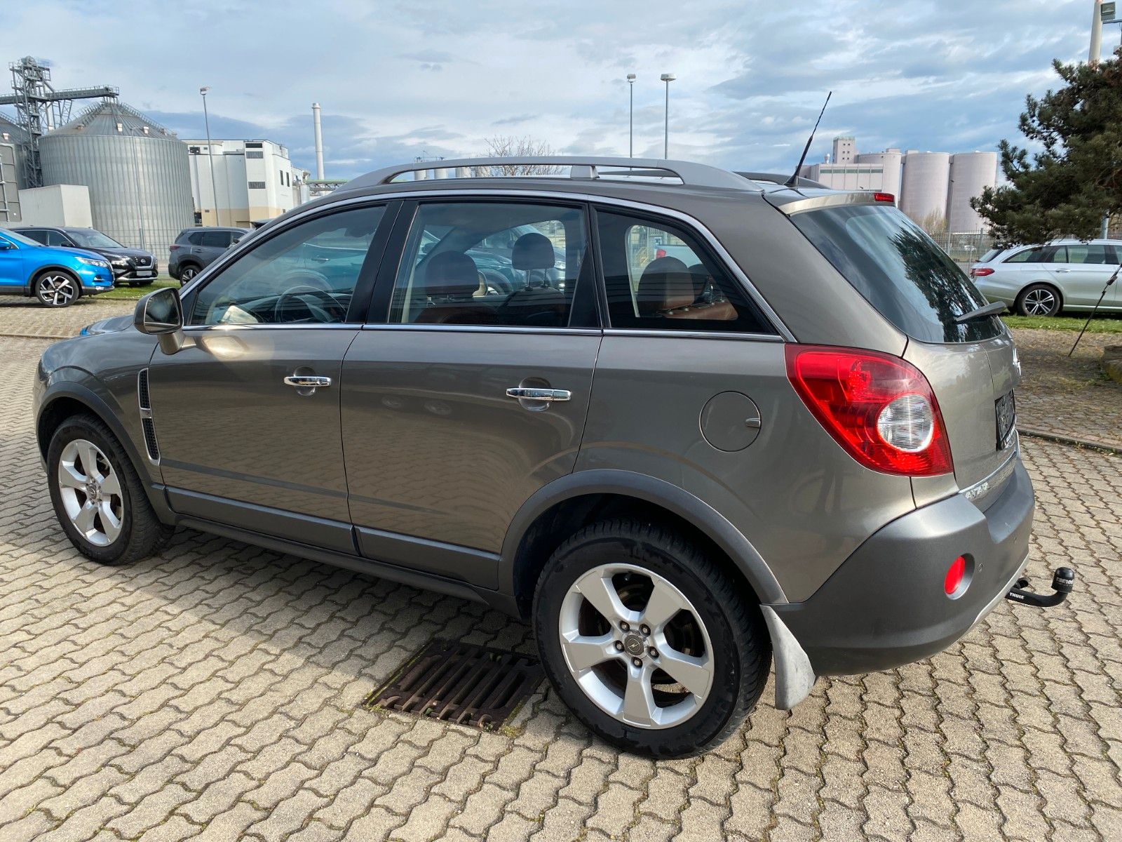 Fahrzeugabbildung Opel Antara Cosmo 4x4