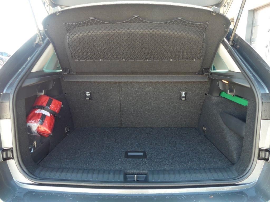 Fahrzeugabbildung SKODA Kamiq 1.0l TSI DSG TOUR *LED*NAVI*FSH*PDC*