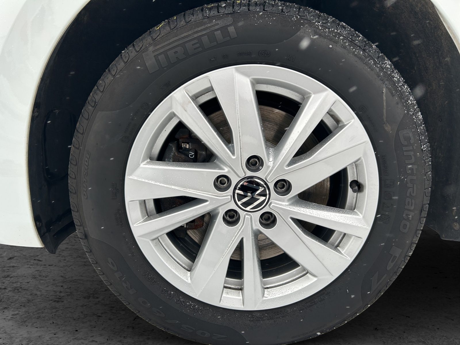 Fahrzeugabbildung Volkswagen Touran Comfortline TDI LED ACC STH SH Massage Cl