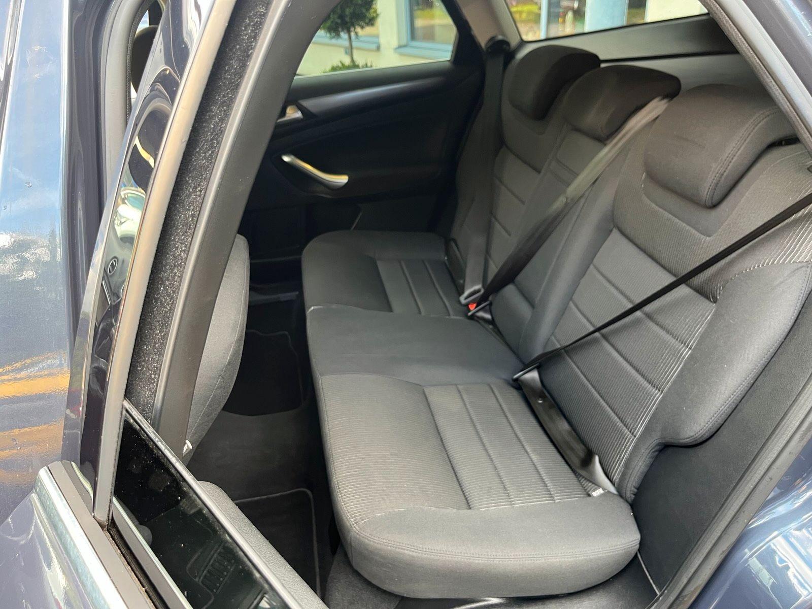 Ford Mondeo 2012 — photo 12
