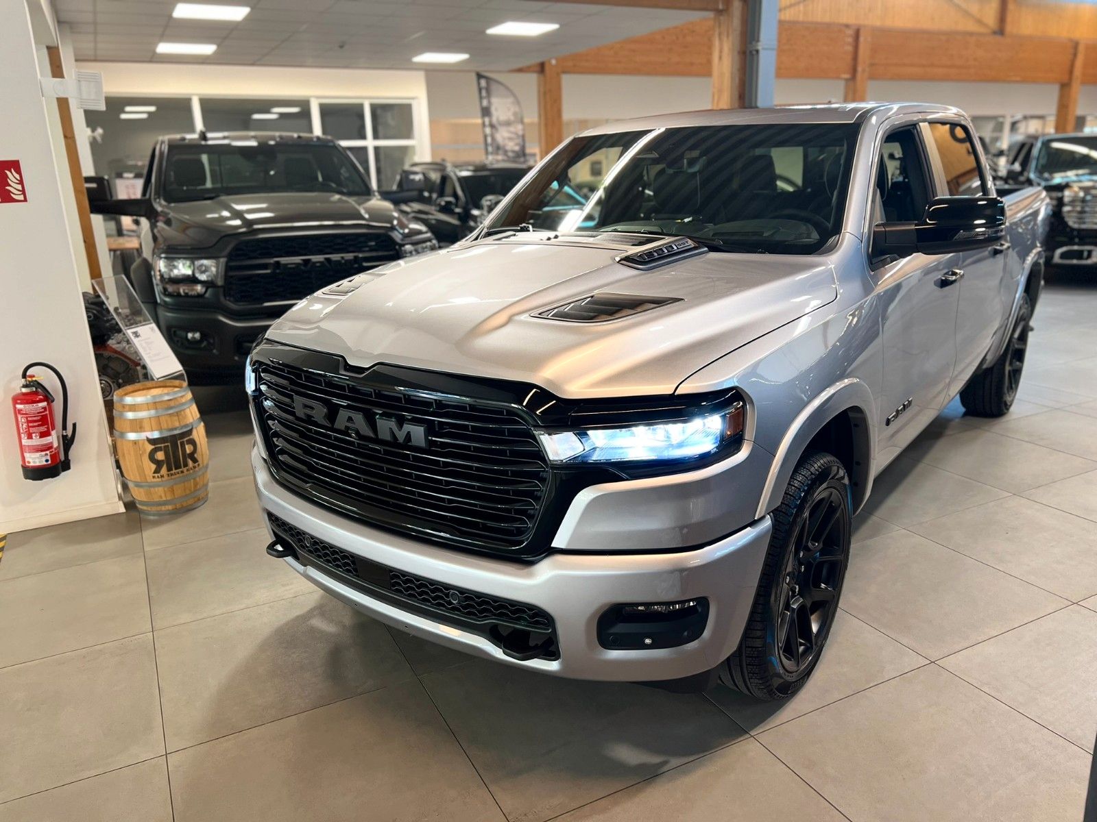 Fahrzeugabbildung Dodge RAM 1500 Laramie Night Premium, LUFT*AKTION*