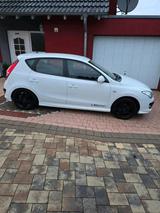 Hyundai HYUNDAI I30 SPORT MOTOR 1,6 - Hyundai Accent aus 2009