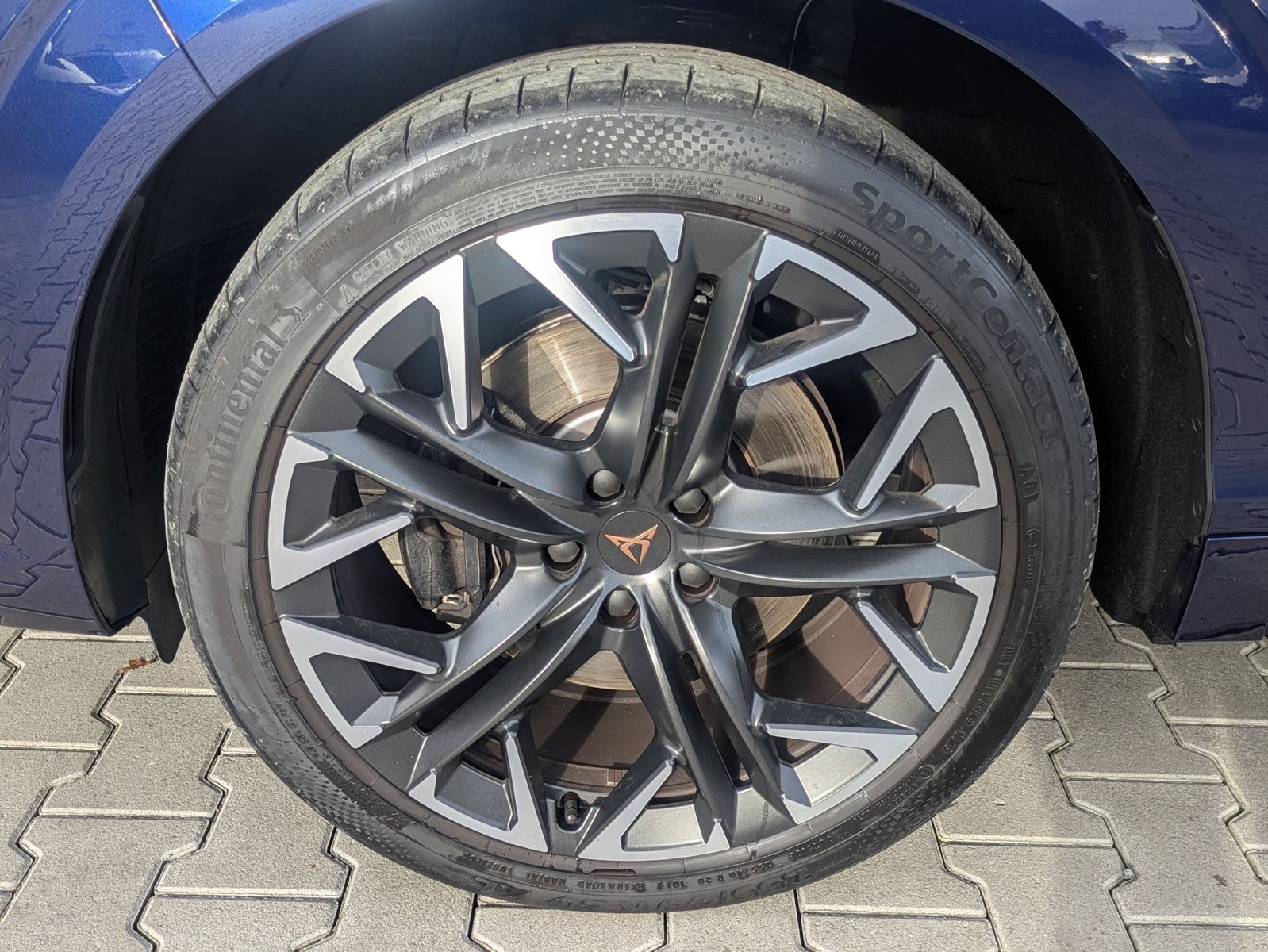 Fahrzeugabbildung CUPRA Terramar 2.0 TSI 4D VZ HUD*MATRIX*PANO*DCC*20"