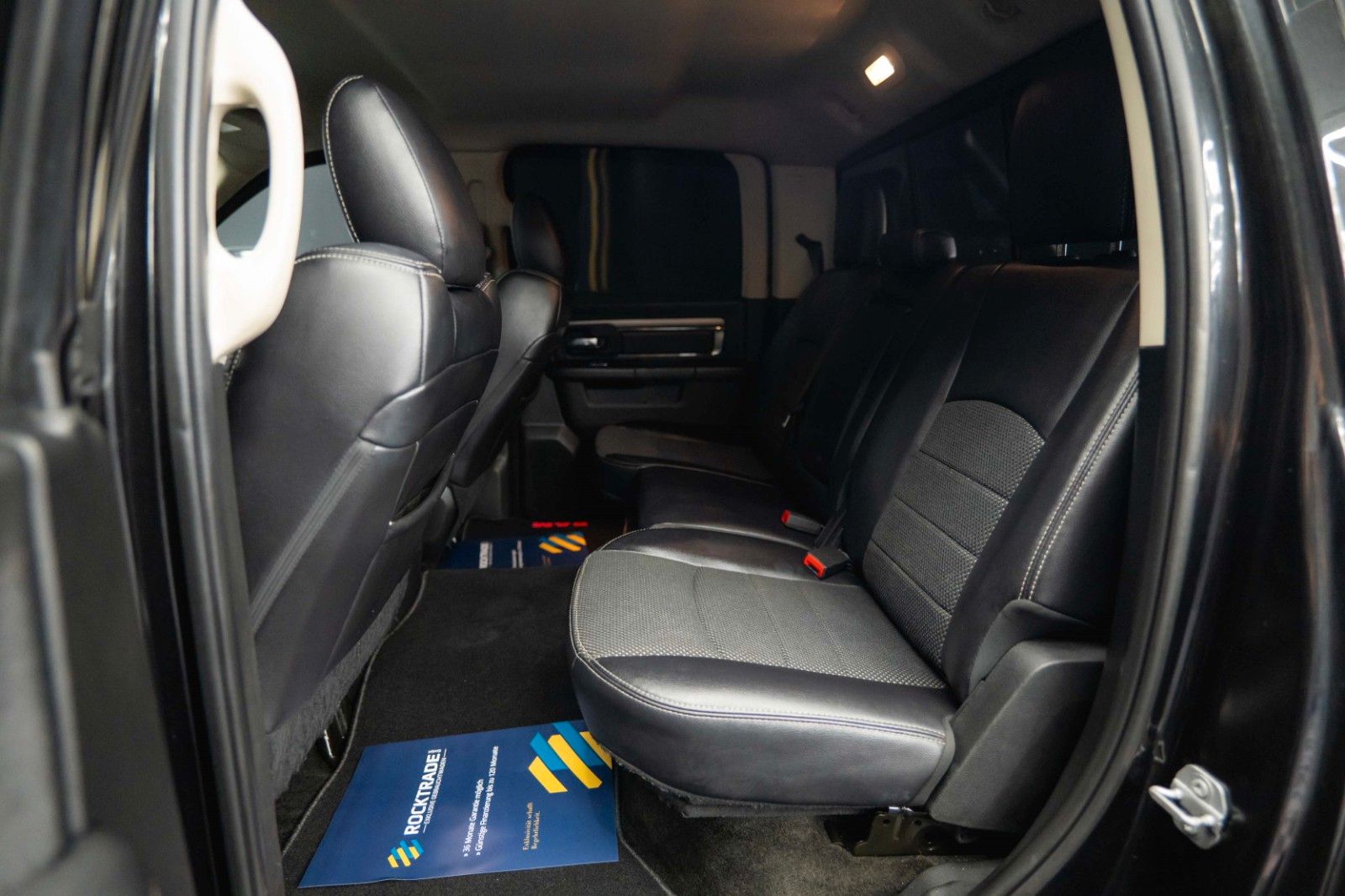 Fahrzeugabbildung Dodge RAM 5.7 V8 HEMI 4x4 OFFROAD Night-Paket LONGBED
