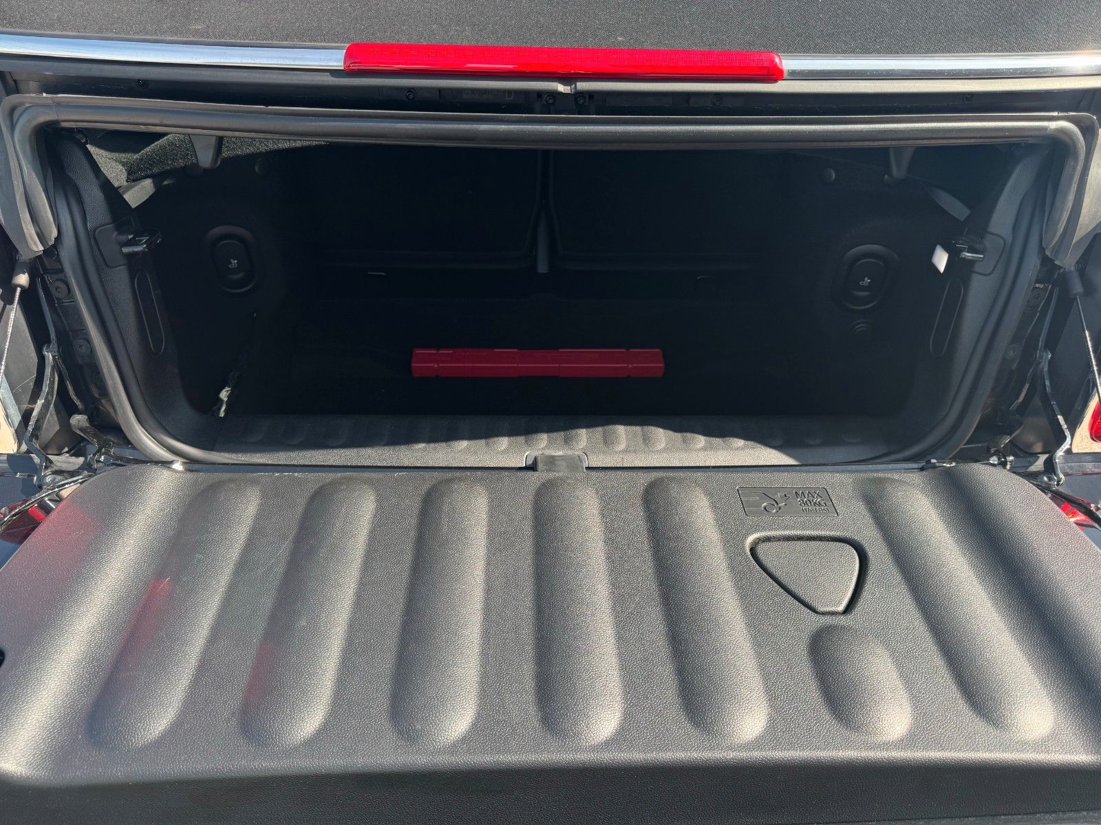 Fahrzeugabbildung MINI Cooper Cabrio Autom. Essential Trim Temp PDC SHZ