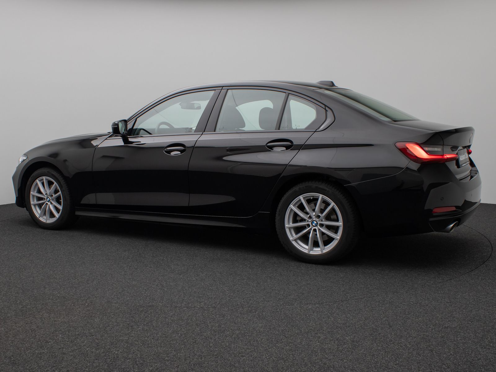 Fahrzeugabbildung BMW 318i DAB PDC Widscreen Geschwindigkeitsreg LED