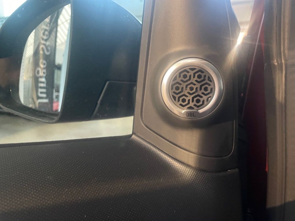 Fahrzeugabbildung Smart EQ ForTwo Exclusiv Pano LED Sound SHZ Navi KAM