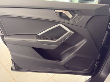Bild 10 Audi Q3 Sportback 35 2.0 TDI DSG S line +PANO+LED+19