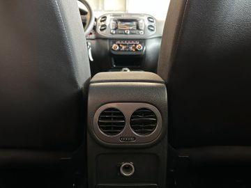 Volkswagen Tiguan *NAV*TEMPO*2-ZONEN*SitzHZ*PCD*TÜV 527*