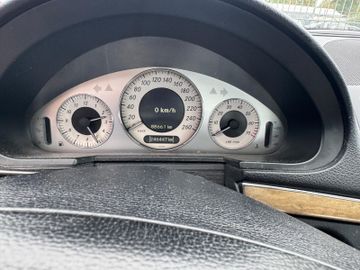 Mercedes E 280 - 12