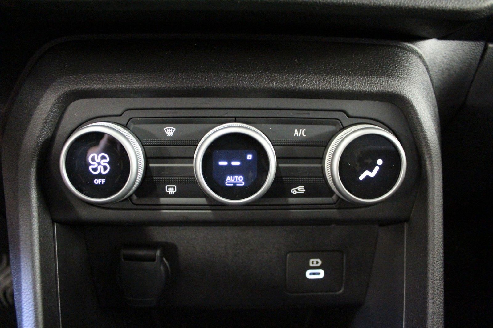 Fahrzeugabbildung Dacia Sandero TCe 90 auto Journey *Komfort-Paket*Sitzh