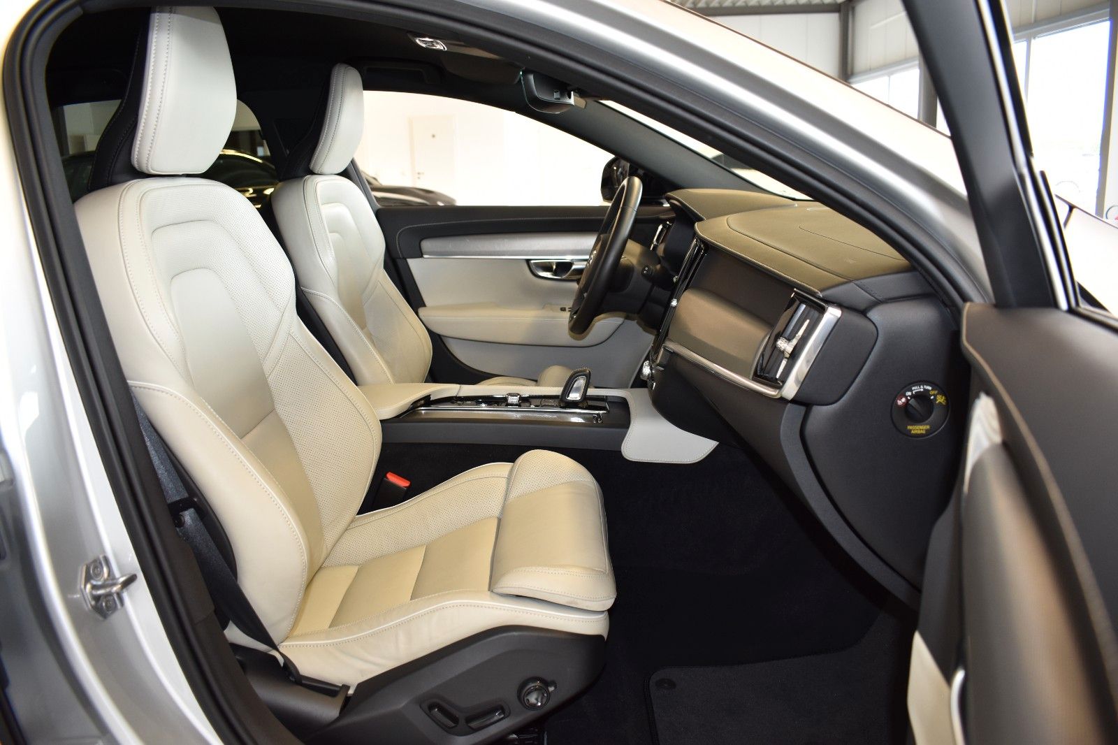 Volvo V90 Kombi R Design AUT./LED/NAVI/Sportsitze NAPP foto 10