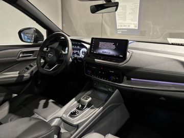 Fotografie 8 des Nissan Qashqai 1.3 DIG-T 4x4 MHEV Xtronic Tekna Pano Bo