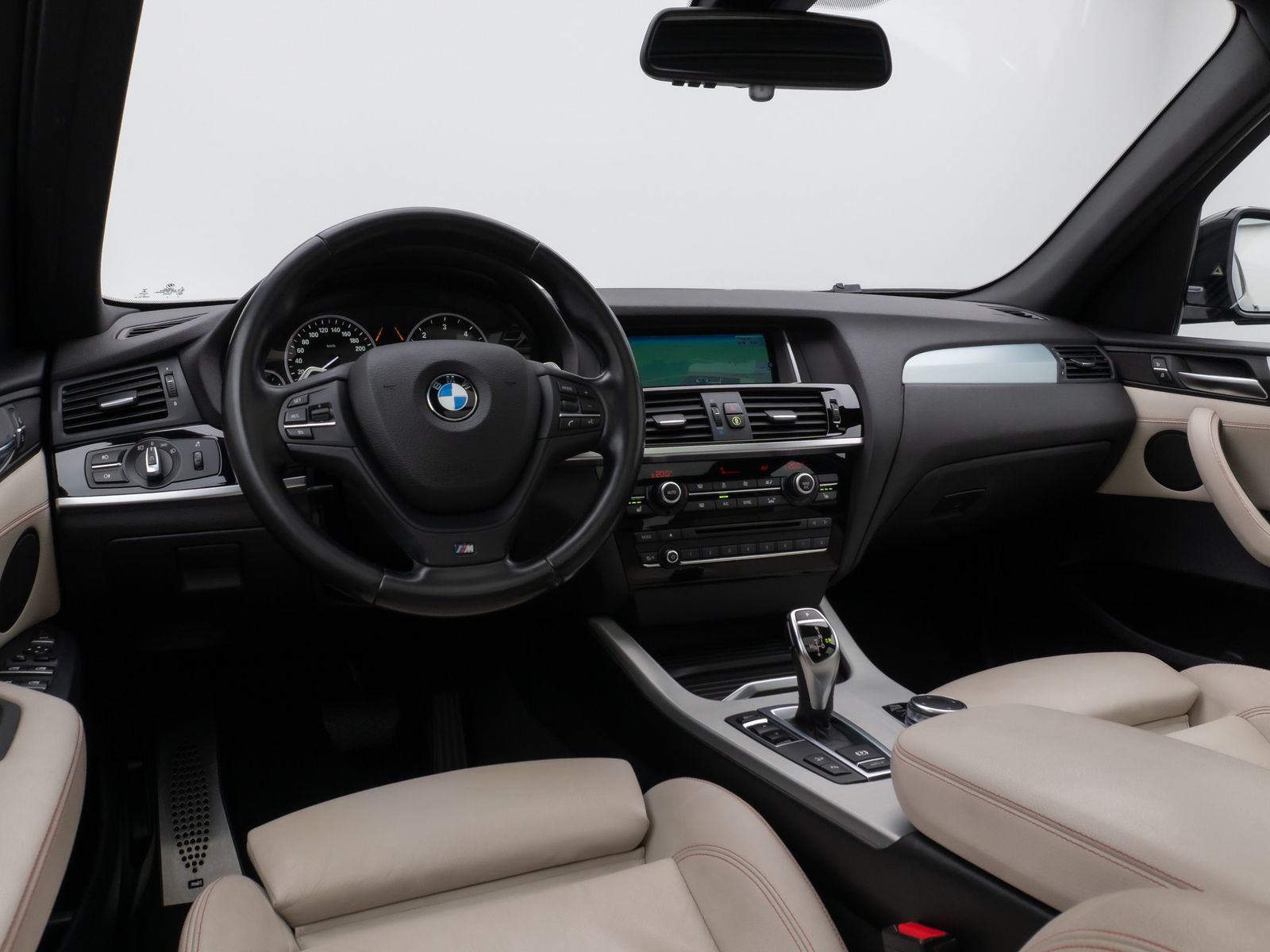 Fahrzeugabbildung BMW X3 xD35d M Sport Panorama Kamera HUD HiFi Komfor