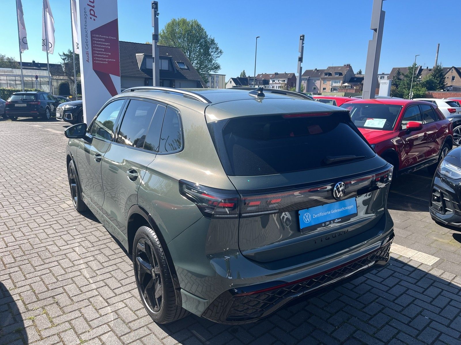 Volkswagen Tiguan 2.0 TDI R-LINE Matrix Pro-Max StaHz Pano foto 2