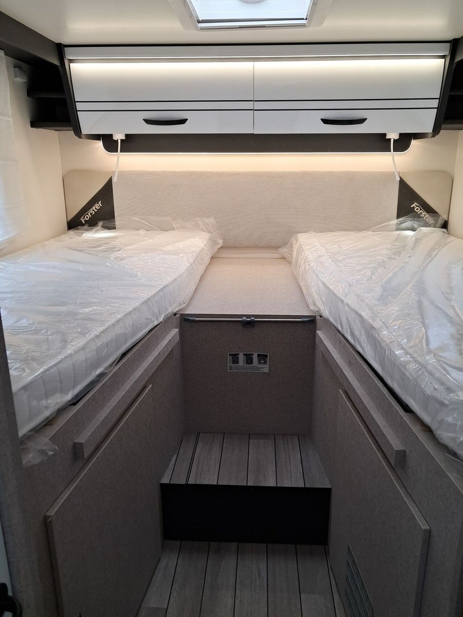 Fahrzeugabbildung Forster T F745 EB LTE,Solar,Markise,Lithium,Hubbett