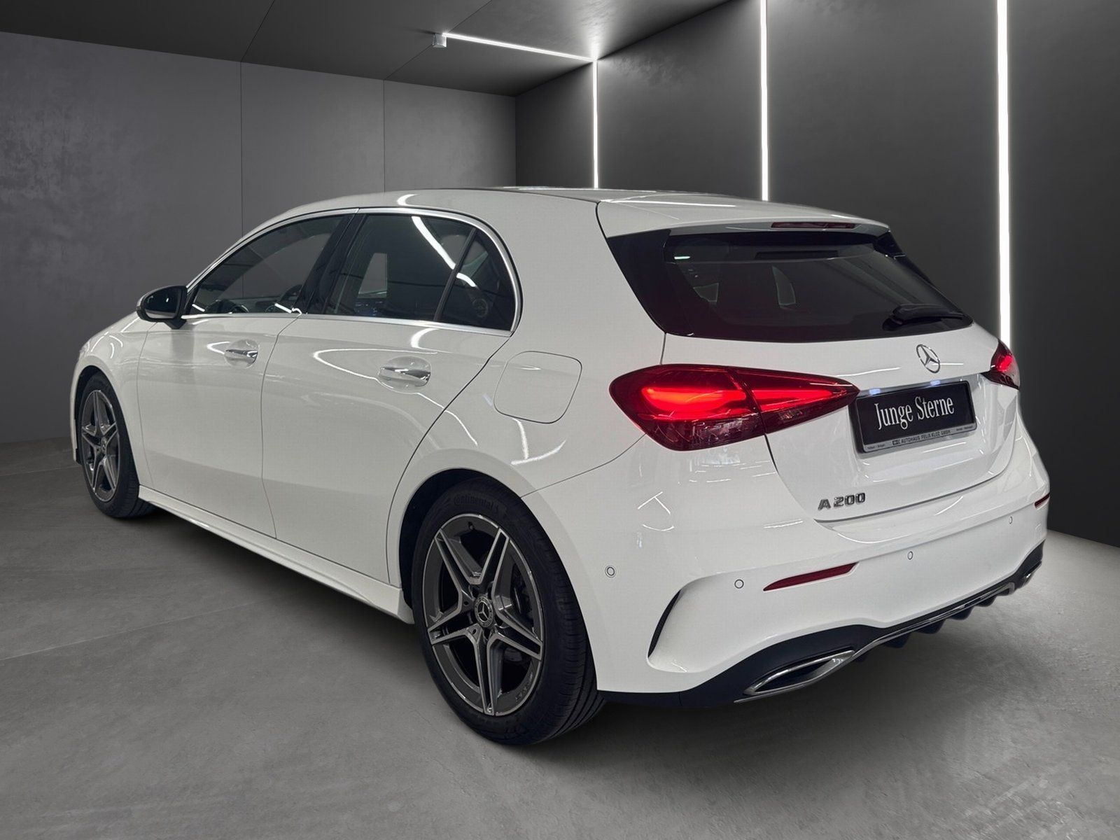 Fahrzeugabbildung Mercedes-Benz A 200 AMG Line *Panorama*LED*Kamera*CarPlay*18"*
