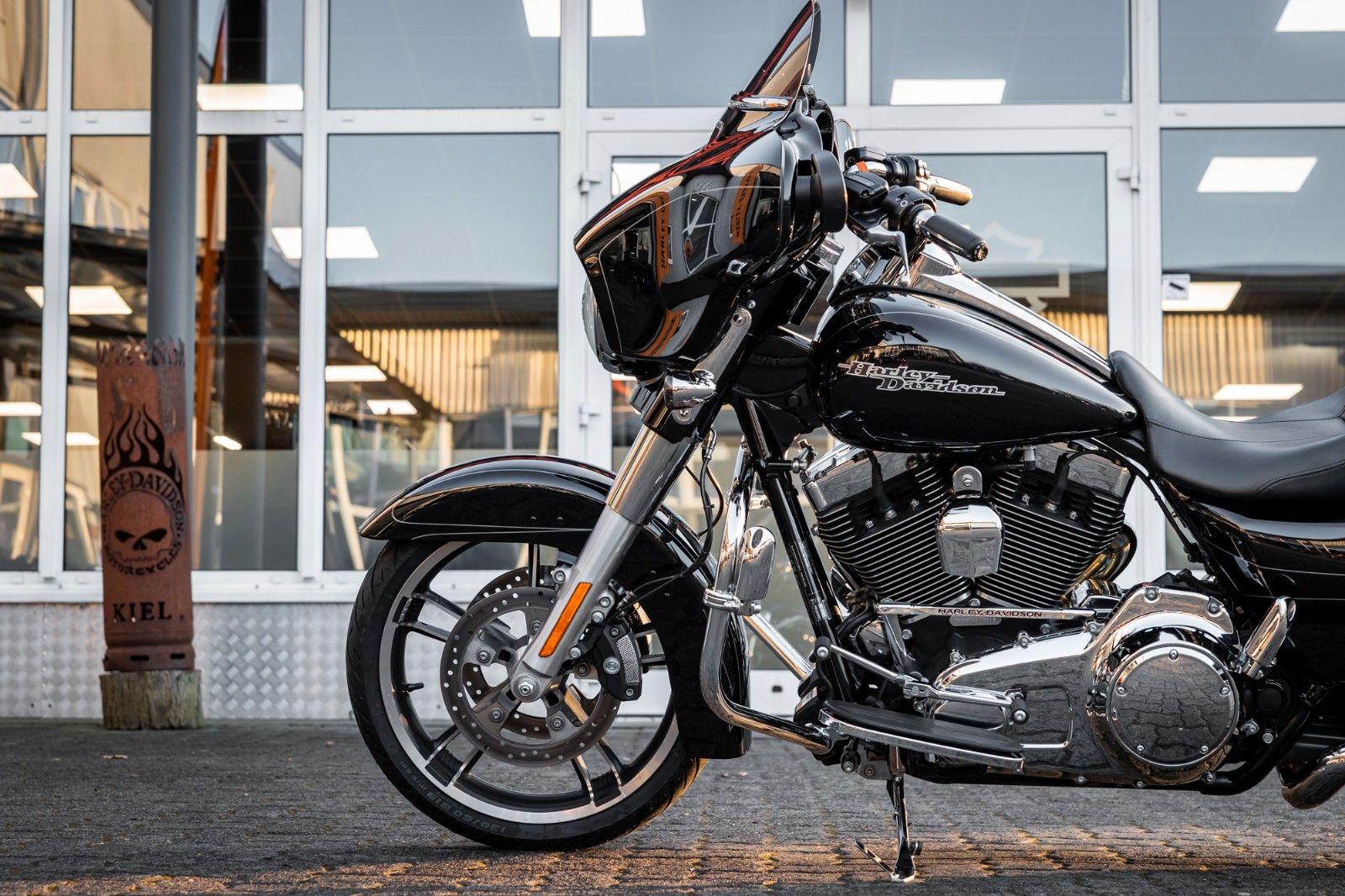 Fahrzeugabbildung Harley-Davidson Harley-Davidson STREET GLIDE SPECIAL FLHXS