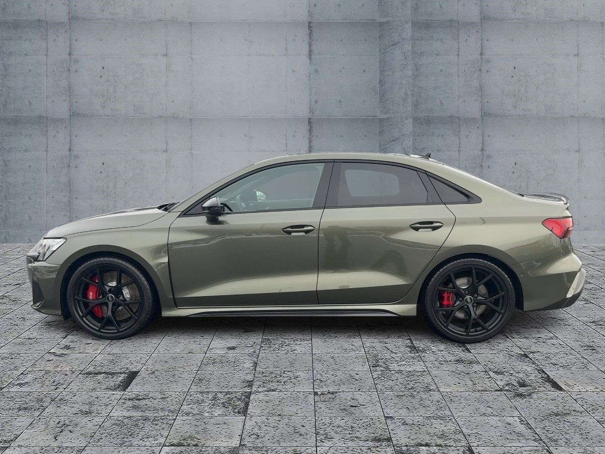 Audi RS 3 Limousine + Sonderlack Oakgrün Perleffekt + imagem 3