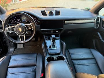 Porsche Cayenne - 9