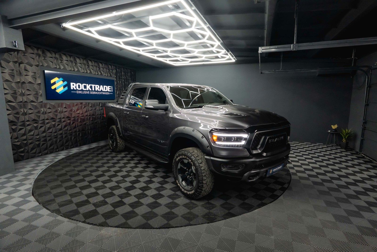 Fahrzeugabbildung Dodge RAM 3.0 V6 EcoDiesel 4x4 REBEL OFFROAD AXLE LOCK