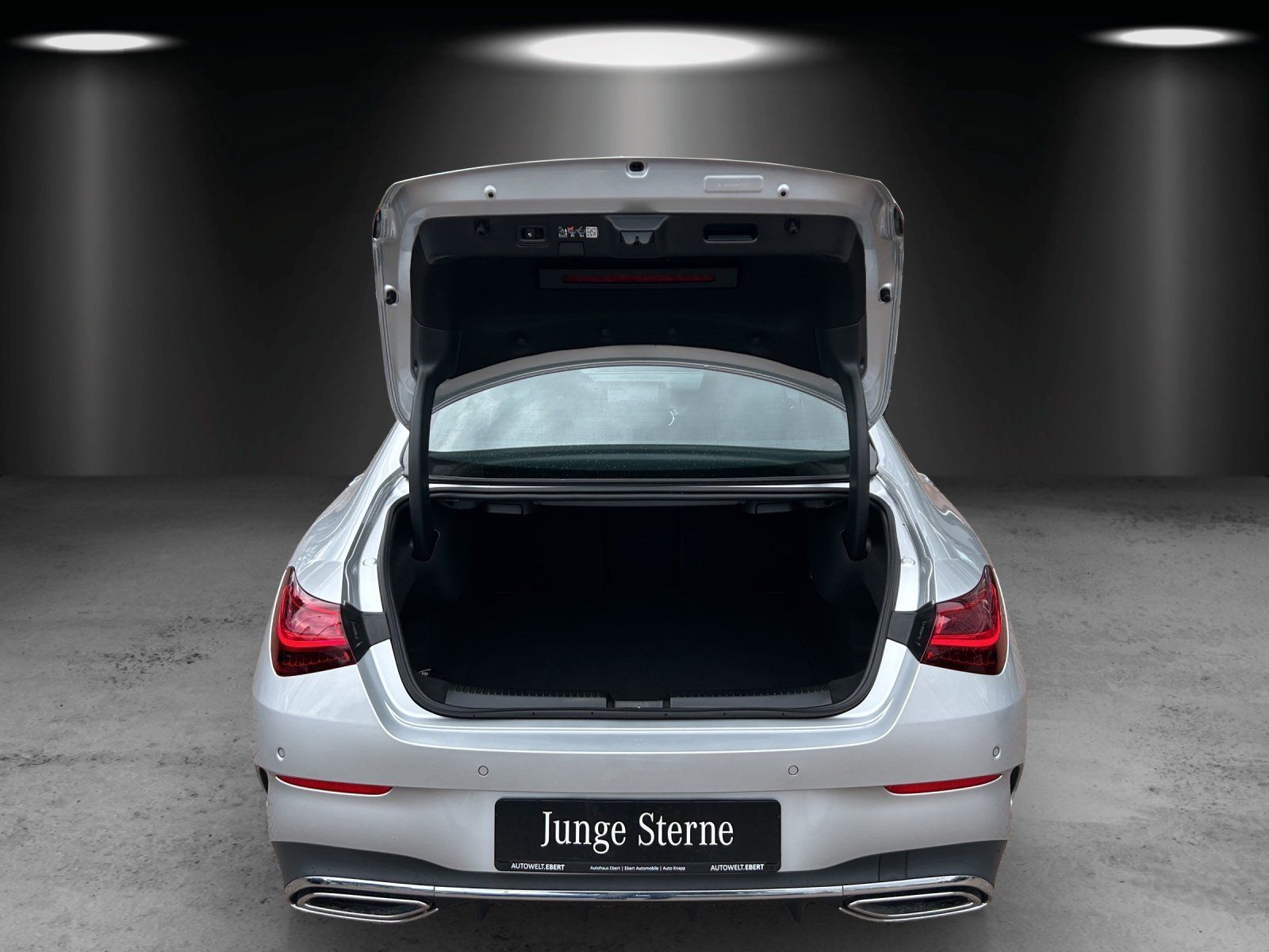 Fahrzeugabbildung Mercedes-Benz CLA 180 AMG Prem AHK Pano LED Memo KeyGo Totwink