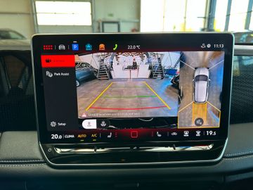 Volkswagen Tiguan *1-HAND*360°*LKHZ*ACC*LED*3-ZONEN*NAVI*