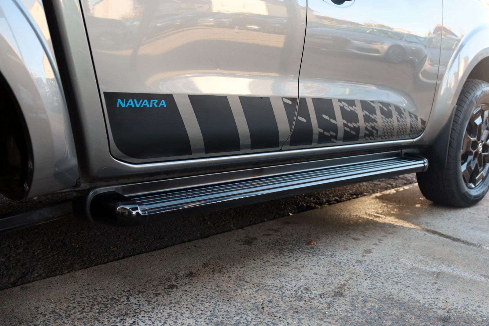 Fahrzeugabbildung Nissan Navara N-Guard DoCa 4x4 Leder,Navi,LED,SH,SD,360