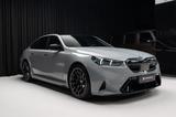 BMW M5 Limousine Basis - BMW M5 mit Panoramadach