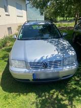 Volkswagen VW Bora 1,6 - Volkswagen Bora mit Benzin-Antrieb: Kombi