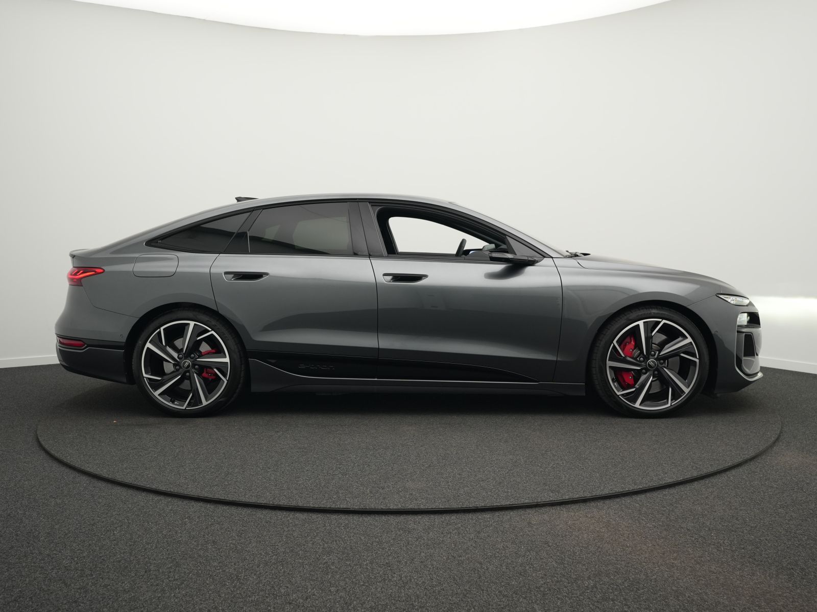 Audi S6 e-tron - Bild 15