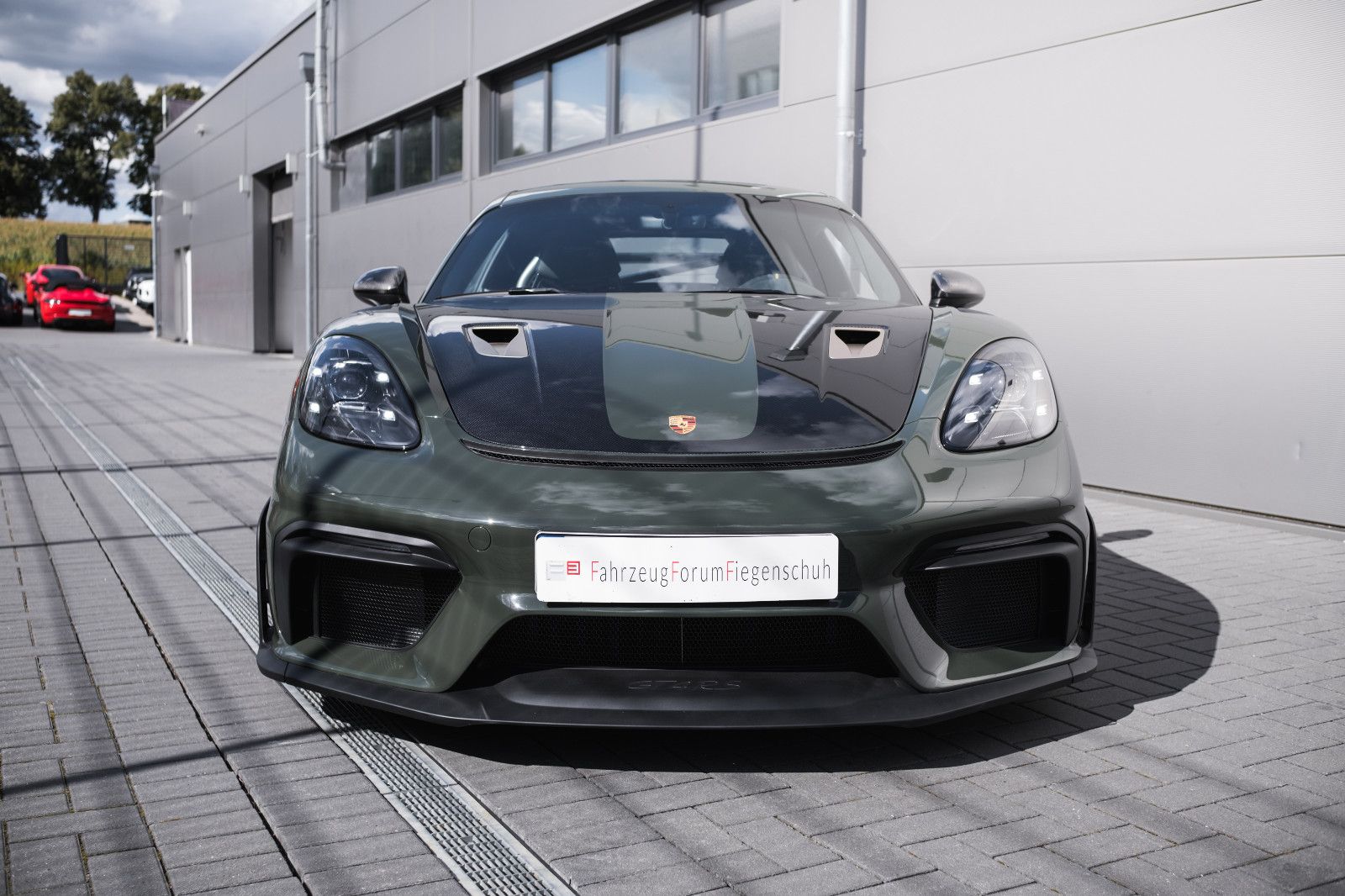 Fahrzeugabbildung Porsche 718 GT4 RS-PTS-Sonderwunsch-Weissach-Lift