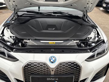 BMW i4 eDrive40 M Sportpaket HK HiFi DAB LED RFK