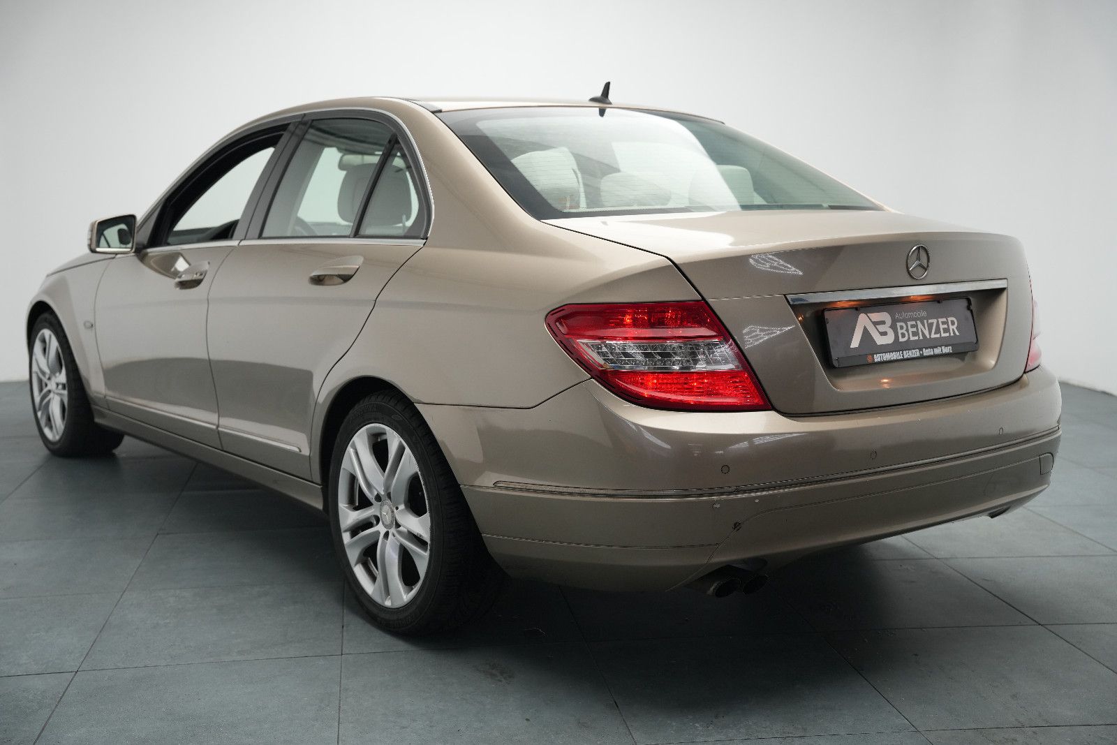 Fahrzeugabbildung Mercedes-Benz C 200 CDI BlueEfficiency/Limousine/TÜV/Xenon