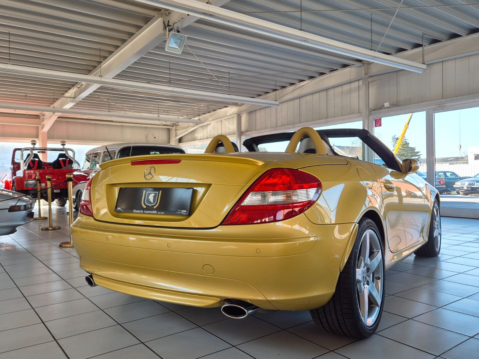 Fahrzeugabbildung Mercedes-Benz SLK 350/Komplettes Designo Fahrzeug/Jahreswagen!