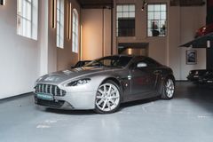 Fahrzeugabbildung Aston Martin V8 Vantage S *MWST. / 2. HAND / SCHECKHEFT*