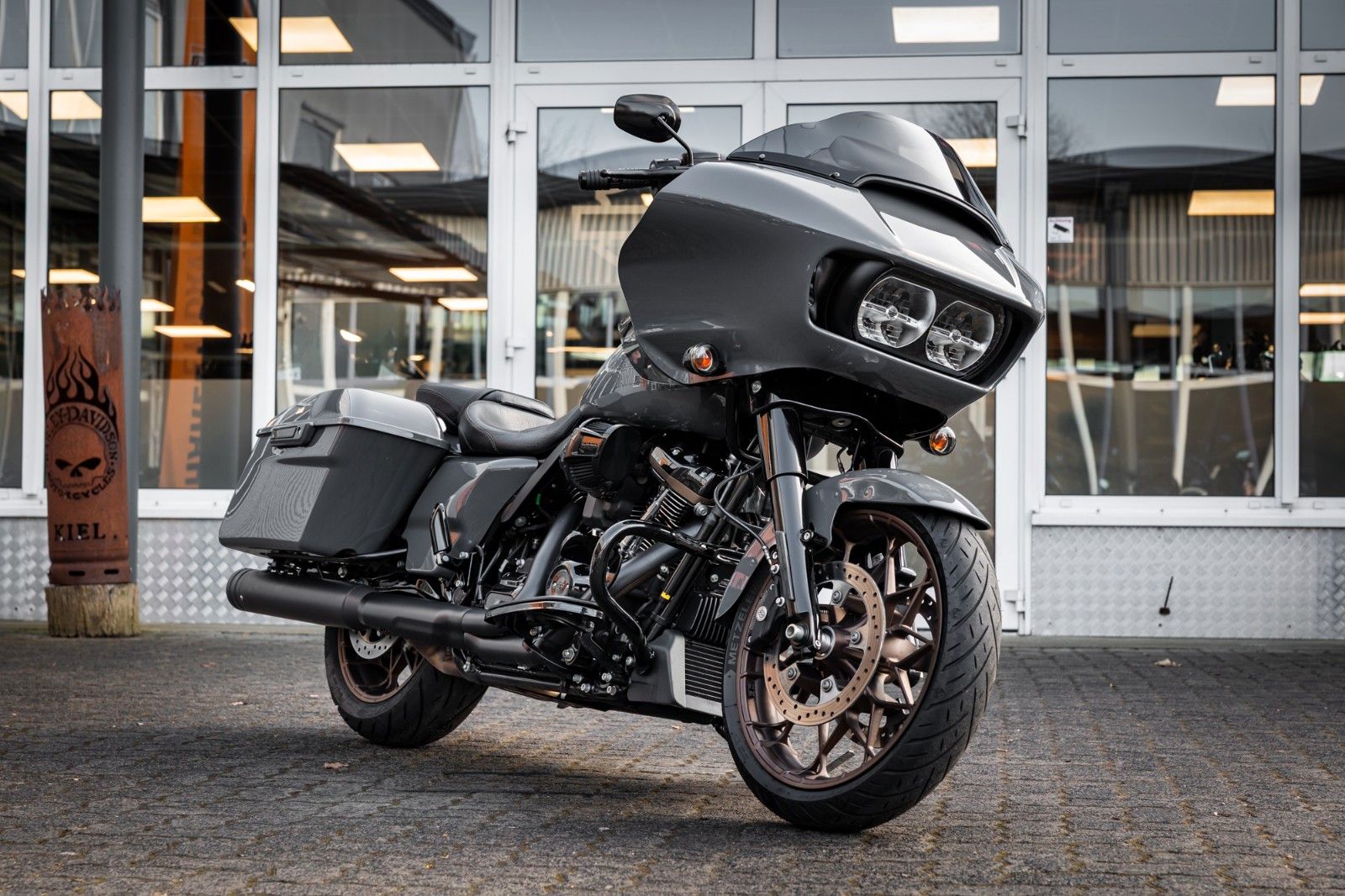 Fahrzeugabbildung Harley-Davidson FLTRXST Road Glide ST - Kesstech -
