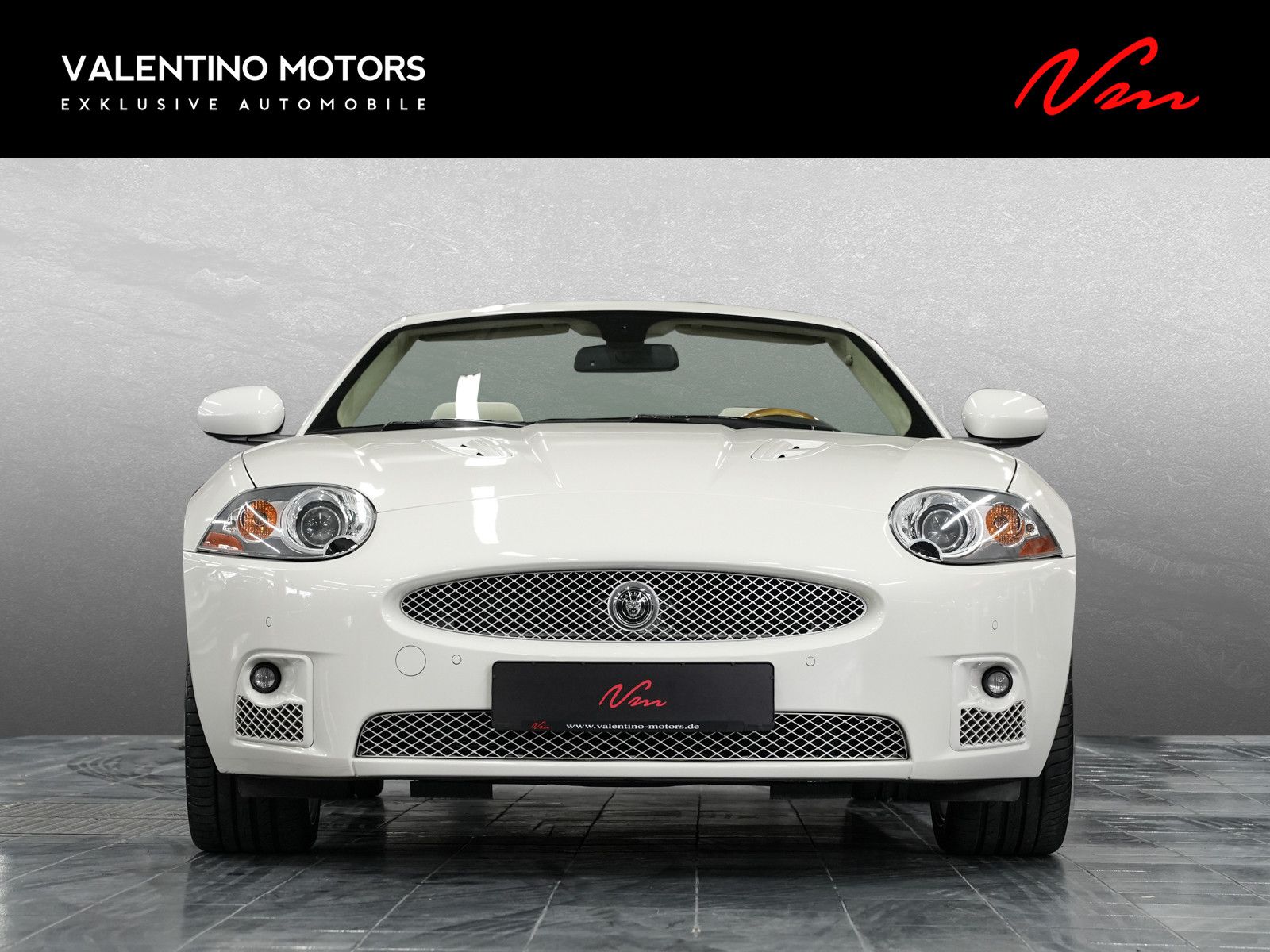 Fahrzeugabbildung Jaguar XKR Cabrio - CATS|20"|Bi-Xenon+aktiv.KL|ALPINE