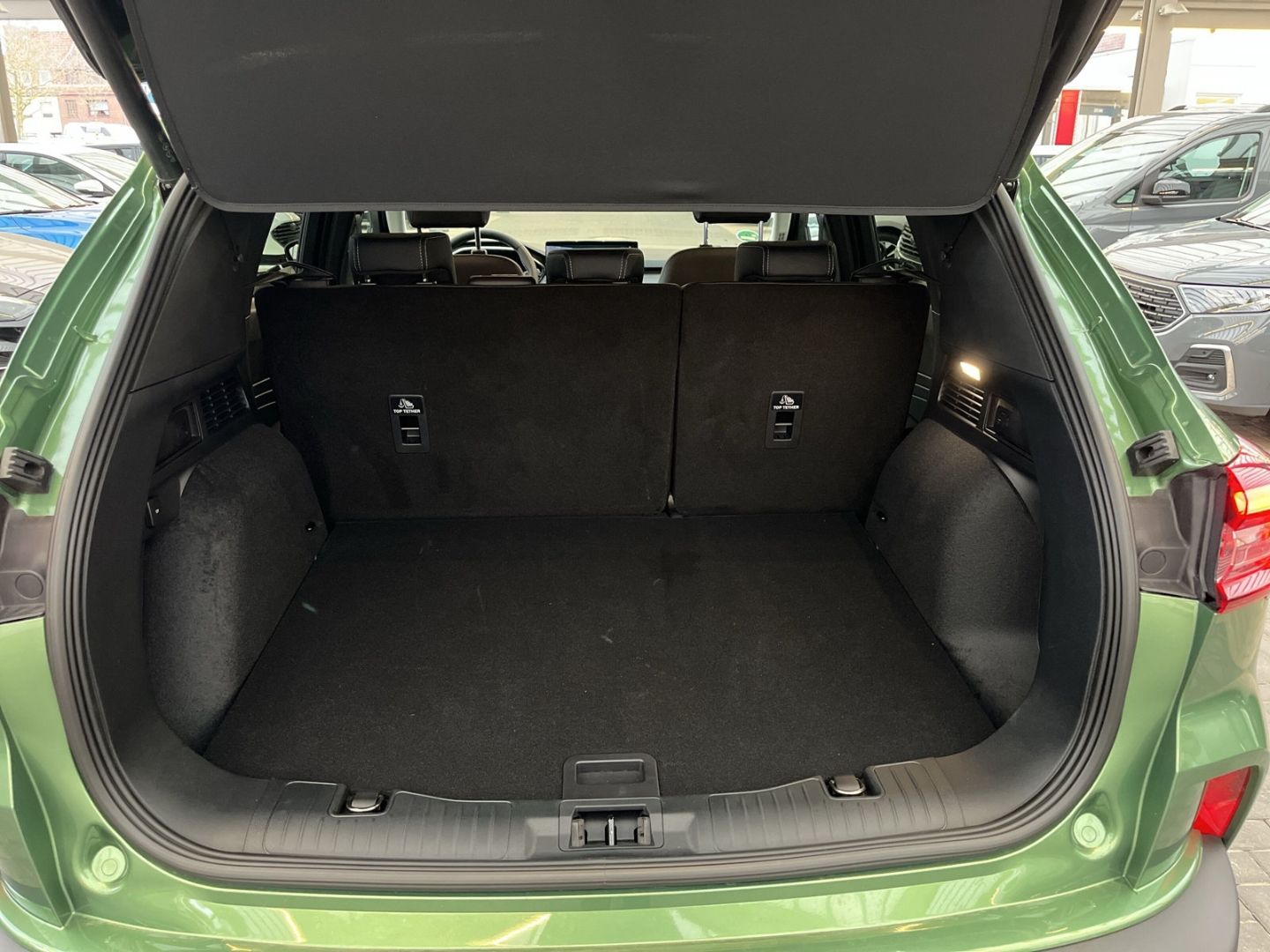 Fahrzeugabbildung Ford Kuga Active X FHEV Allrad Navi digitales Cockpit