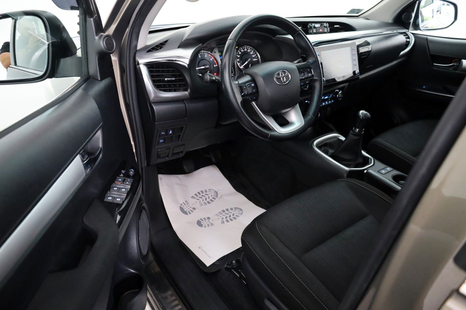 Fahrzeugabbildung Toyota Hilux 2.8 Executive 4x4,LED,Navi,Rollo,Kamer,AHK
