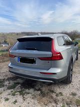 Volvo V60 CC 2024 B4 AWD Plus+WINTERPAK+AHK+h/k - Volvo V60 Cross Country von privat