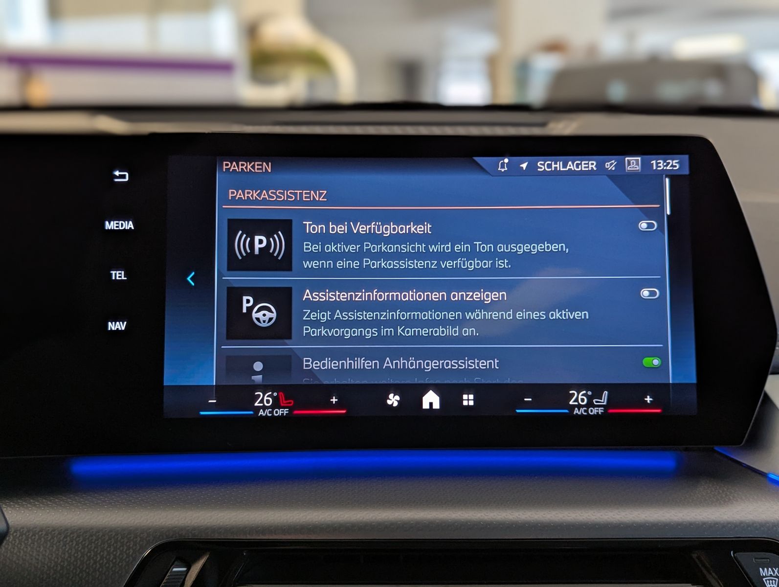 BMW X1 18d sDrive M-Sport Travel-Paket Pano Cam AHK - Image 28