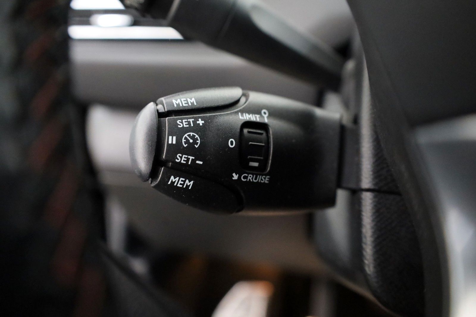 Fahrzeugabbildung Peugeot 308 SW Allure GT-Line T.Leder,Navi,LED,Panorama
