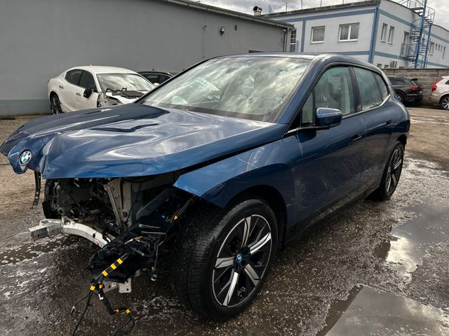 BMW iX 40 xDRIVE 240kw A1