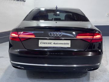 Audi A8 - 8