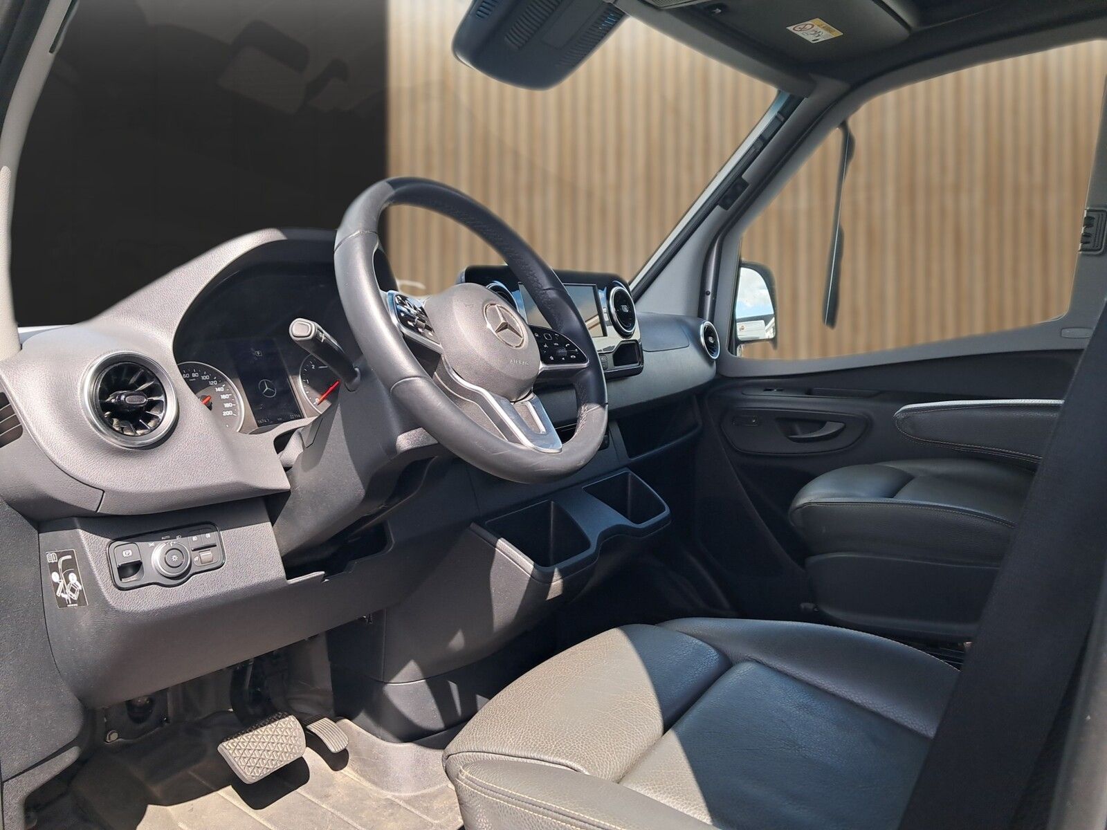 Fahrzeugabbildung HYMER / ERIBA / HYMERCAR Grand Canyon S CrossOver Mercedes 4x4 AHK,Luftfe