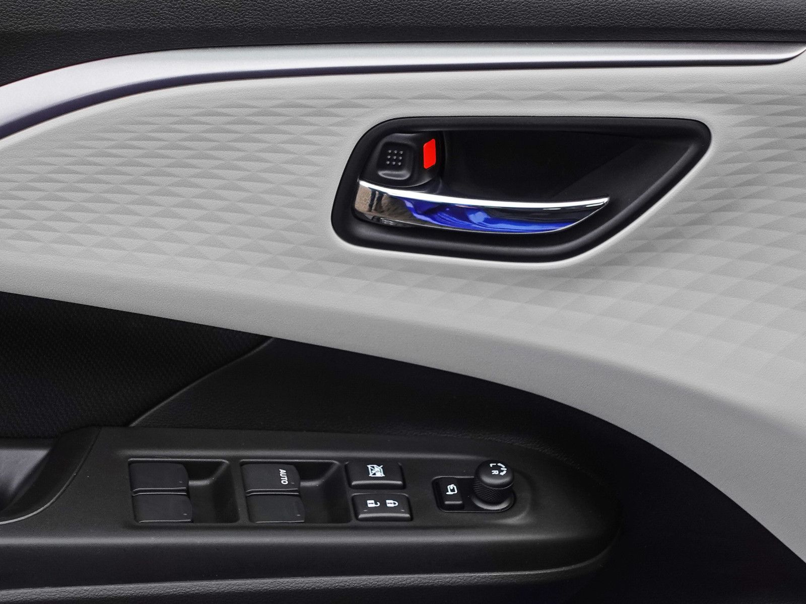 Fahrzeugabbildung Suzuki Swift 1.2 Comfort+ I.Hand Navi ACC Blind Spot