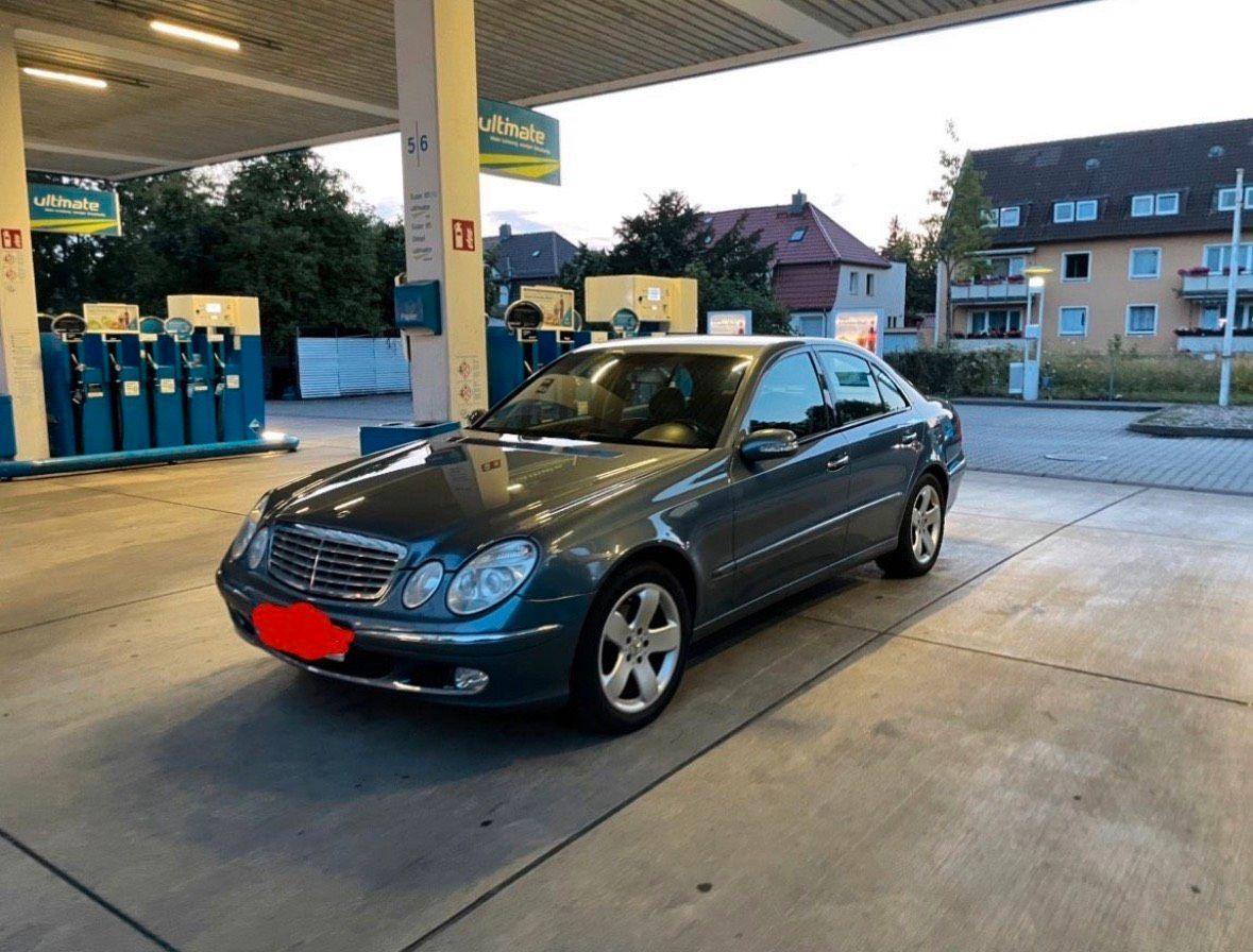 Mercedes-Benz E 220